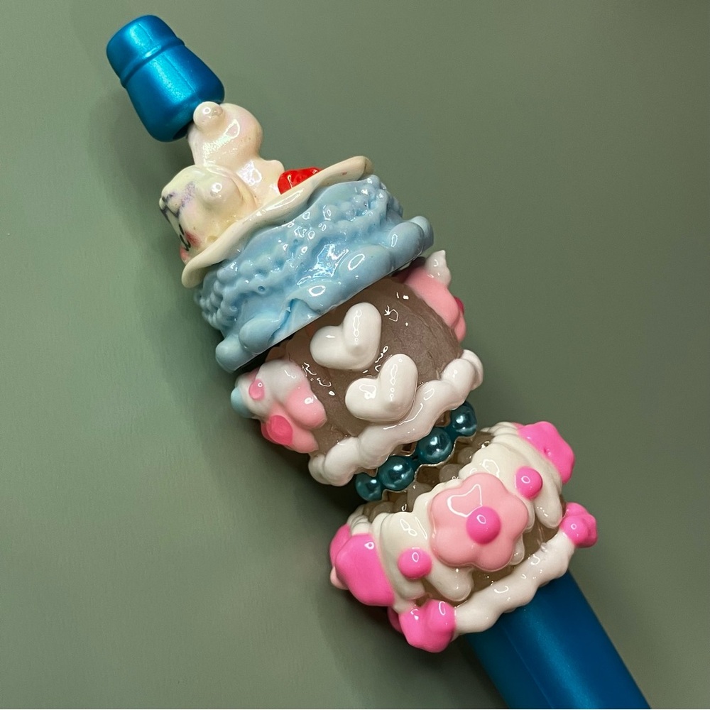 Kawaii Puppy Bear Cake with Pink & White Handpainted Beads Handmade Beaded Pen - Picture 4 of 8